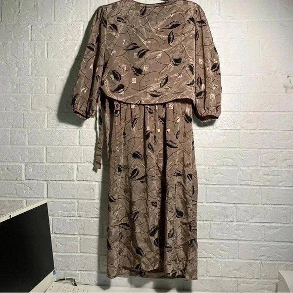 Vintage MIDI Dress with Feather Pattern Size 16 Tie Waist Brown Black Shimmer - Picture 3 of 14